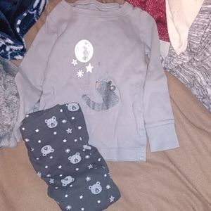 Old Navy PJs size 3t
